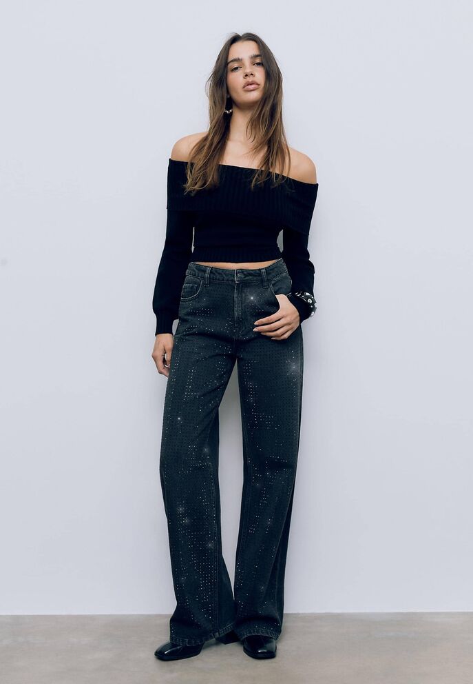 04813277709 a15 min min 1 optimized Svetlucave farmerke su ključni komad party sezone, a evo kako da ih stilizujete