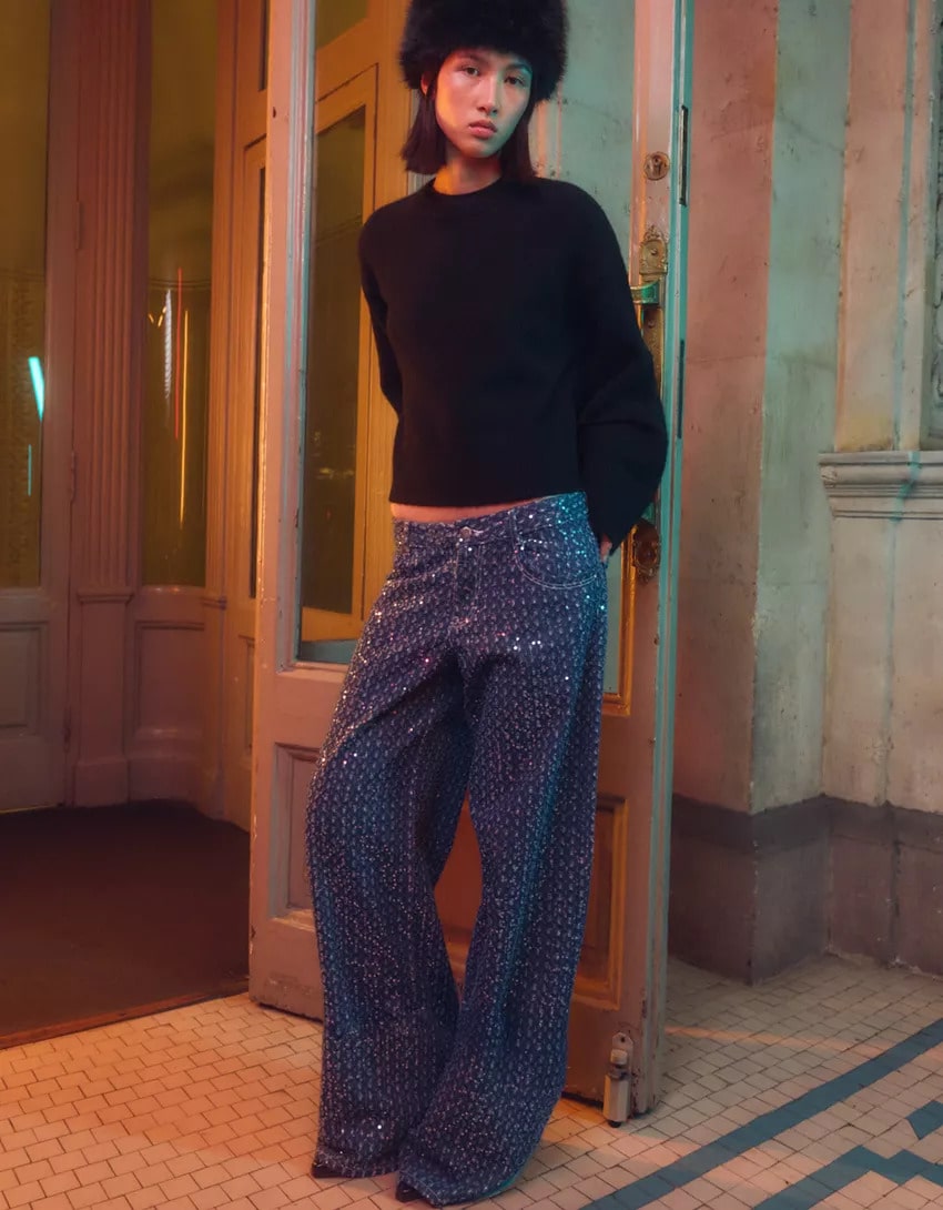 05036074401 p min Svetlucave farmerke su ključni komad party sezone, a evo kako da ih stilizujete