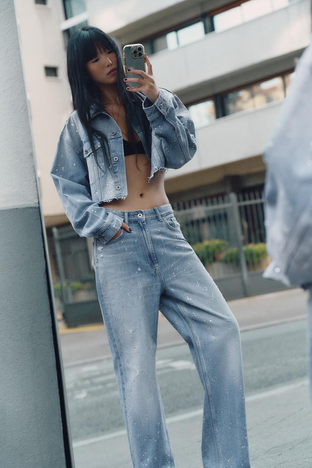 08727216400 p Svetlucave farmerke su ključni komad party sezone, a evo kako da ih stilizujete