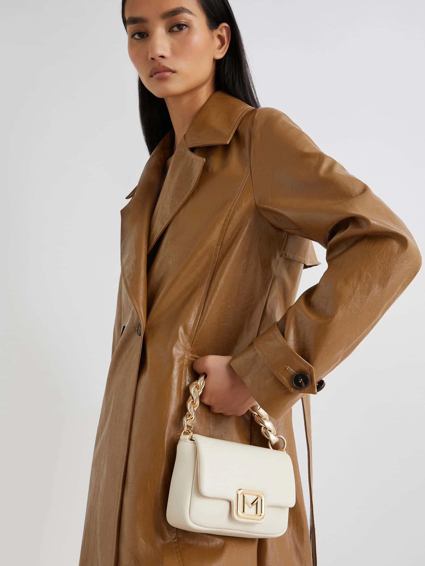 252351605602 001 1 min Pantone boja godine 2026. je prva bela nijansa u 26 godina, a evo kako da je nosite