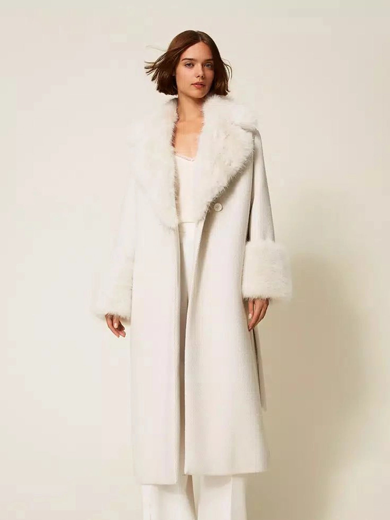 252TT2040 12968 1 min Pantone boja godine 2026. je prva bela nijansa u 26 godina, a evo kako da je nosite