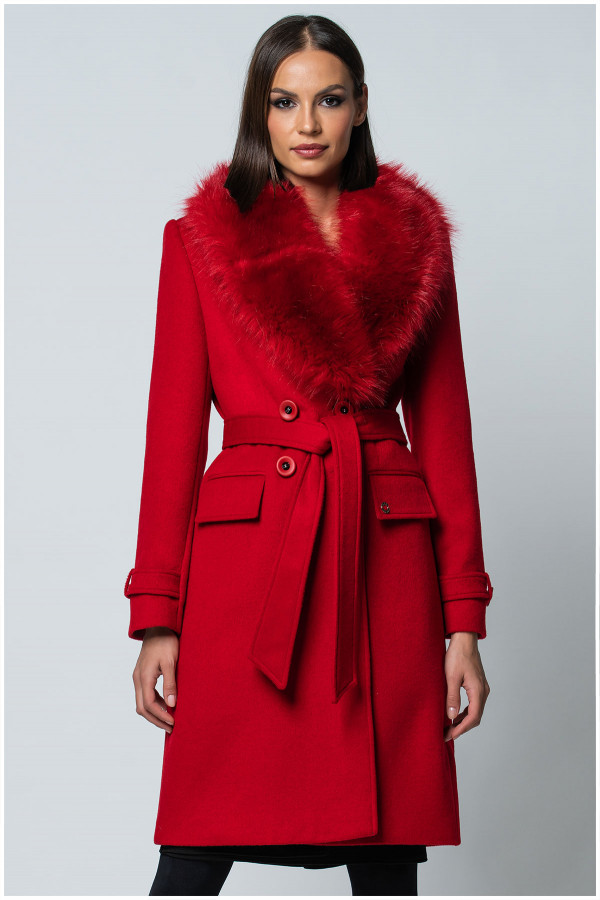 Crveni modni komadi koji su vam potrebni u garderoberu ove zime 9159150 600 900px Crveni modni komadi koji su vam potrebni u garderoberu ove zime