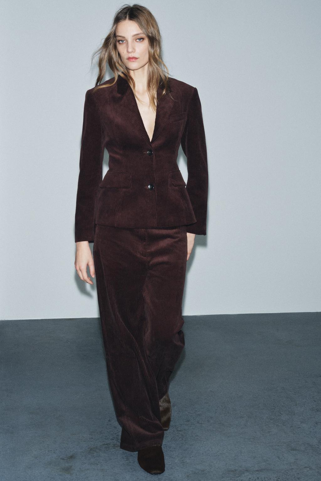 Somotske pantalone su se vratile, a ovo su najbolji načini za stilizovanje ove sezone 04088041737 p Somotske pantalone su se vratile, a ovo su najbolji načini za stilizovanje ove sezone