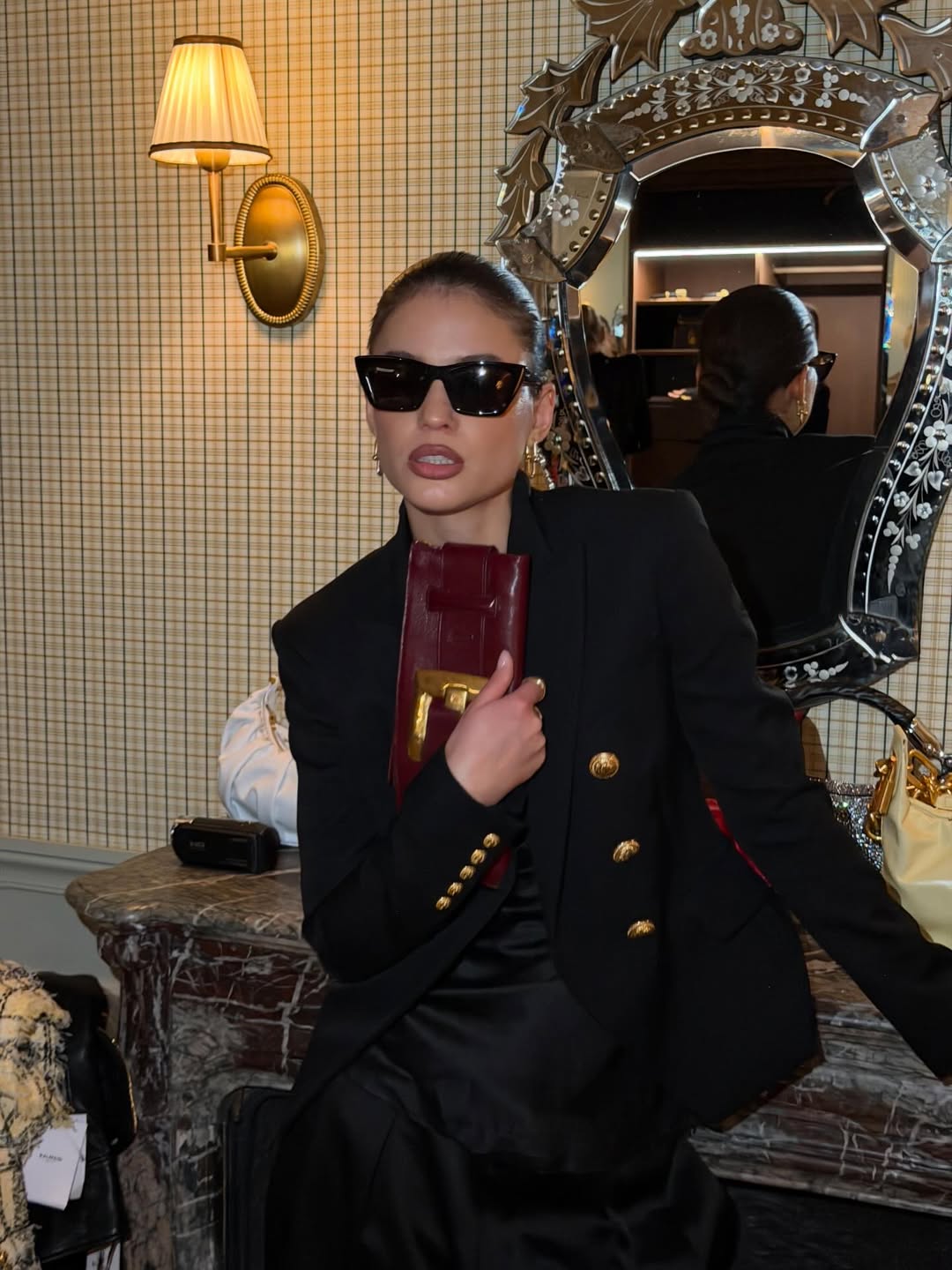 SnapInsta.to 598111795 18543123844024035 5832139178914367397 n Vosak za kosu u stiku: Kako se koristi i 7 frizura koje vredi isprobati