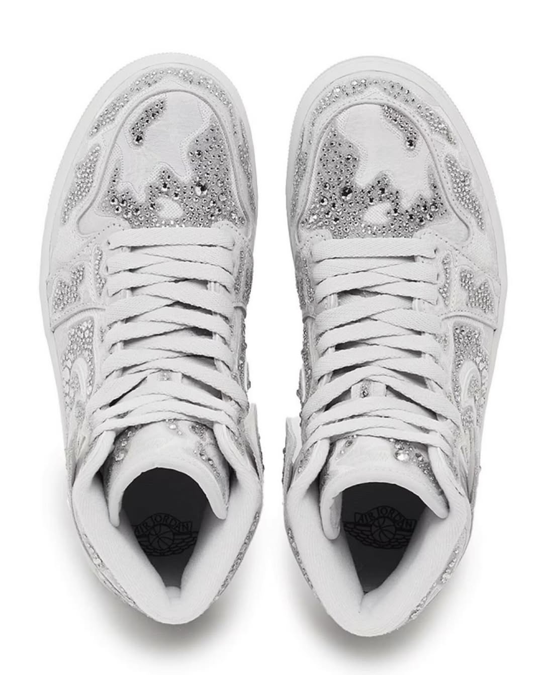 SnapInsta.to 602531038 18547915075048492 2805684192790461960 n Da li su Jordan x Swarovski najluksuznije patike proleća?