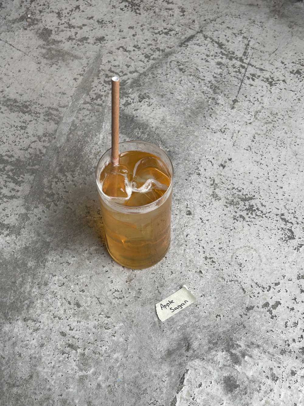 Stigli su novi kokteli u June Cafe, a mi imamo detalje Apple Sagan 1 Stigli su novi kokteli u June Cafe, a mi imamo detalje