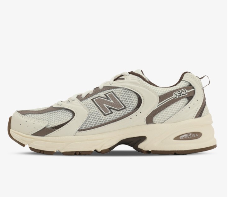  Od retro trkačkih do “baletanki”: Patike koje će obeležiti proleće 2026.