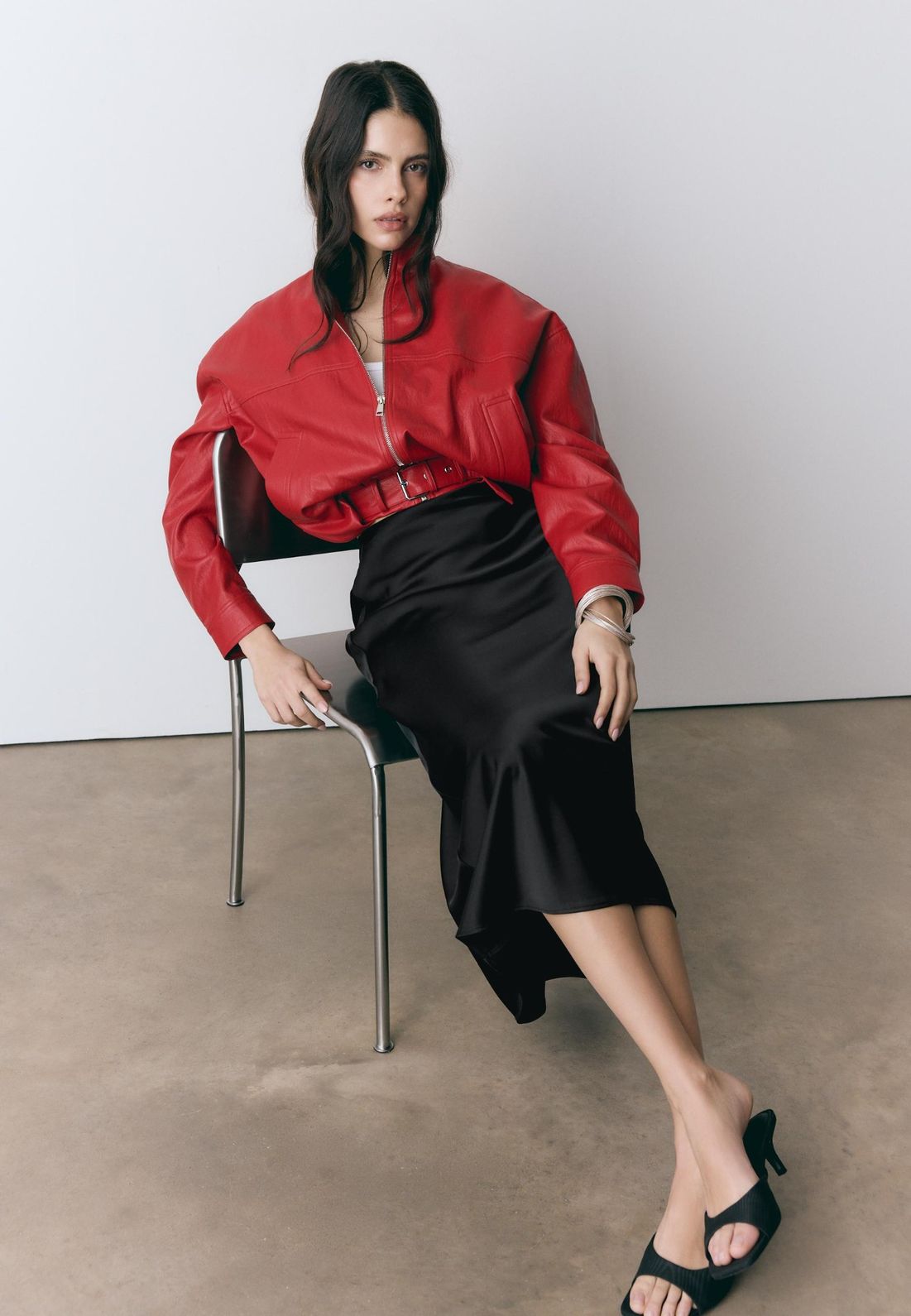 Pencil suknja se vratila ali više nije “office uniforma 01334372001 a1 1 Pencil suknja se vratila ali više nije “office uniforma