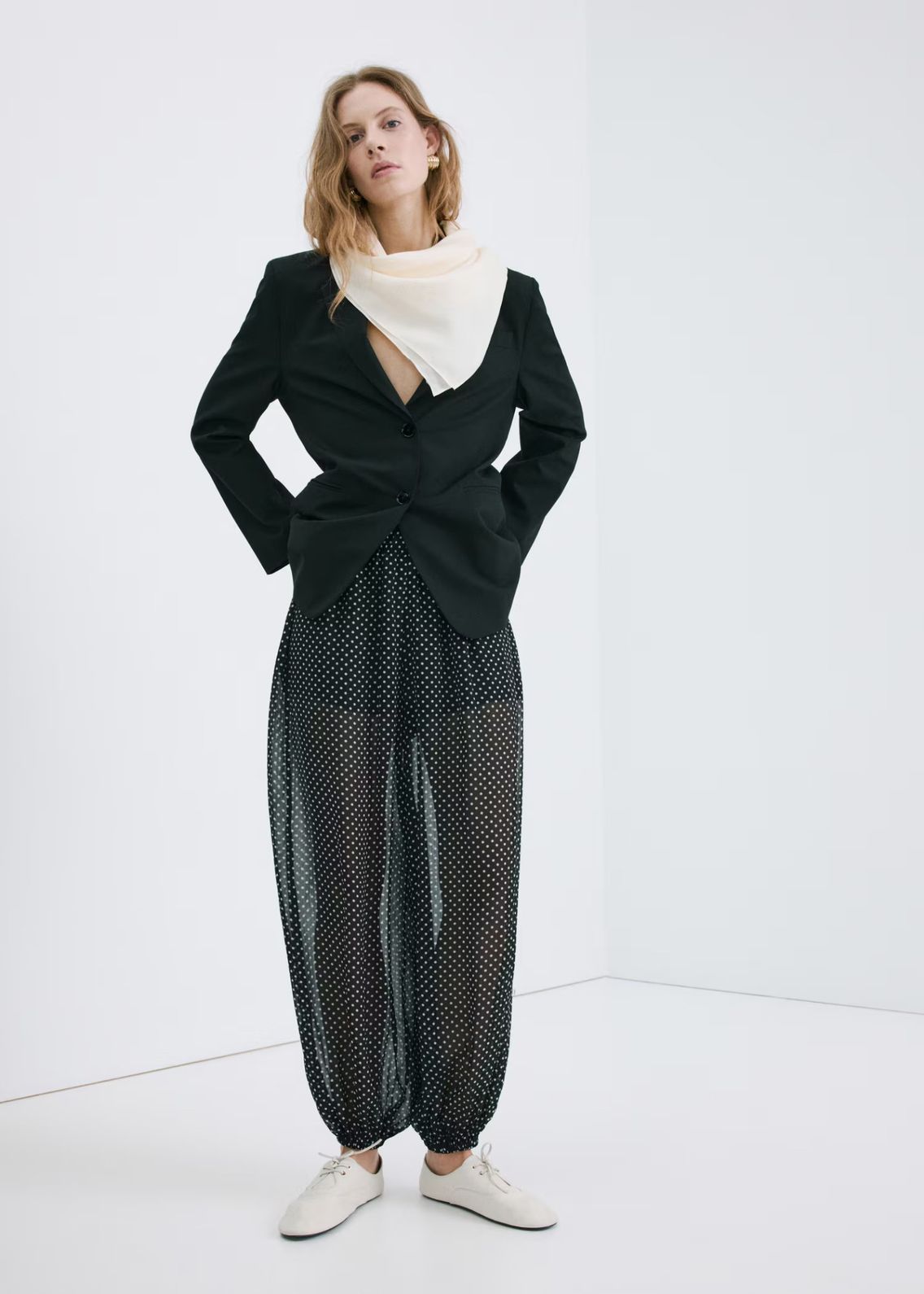 27055829 99 99999999 01 1 Mango noviteti za proleće koji su nam privukli pažnju