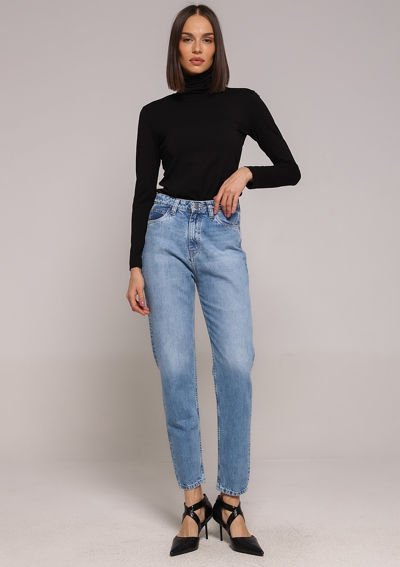 csm 37350103 o52 44c773c3d2 Farmerke sa visokim strukom su “tihi” trend proleća koji menja celu siluetu