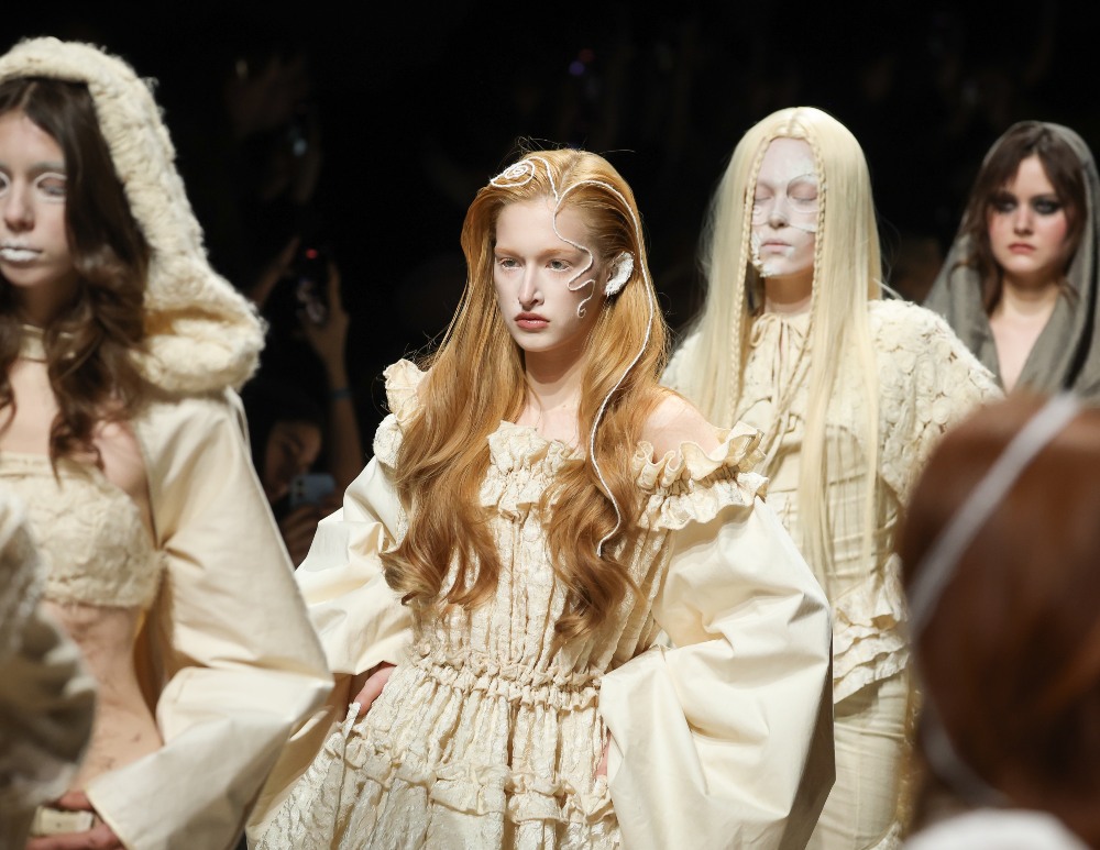 Moscow Fashion Week dan 5 i 6 1 Moscow Fashion Week zatvara sezonu u znaku futurizma, folklora i snažnih modnih kontrasta