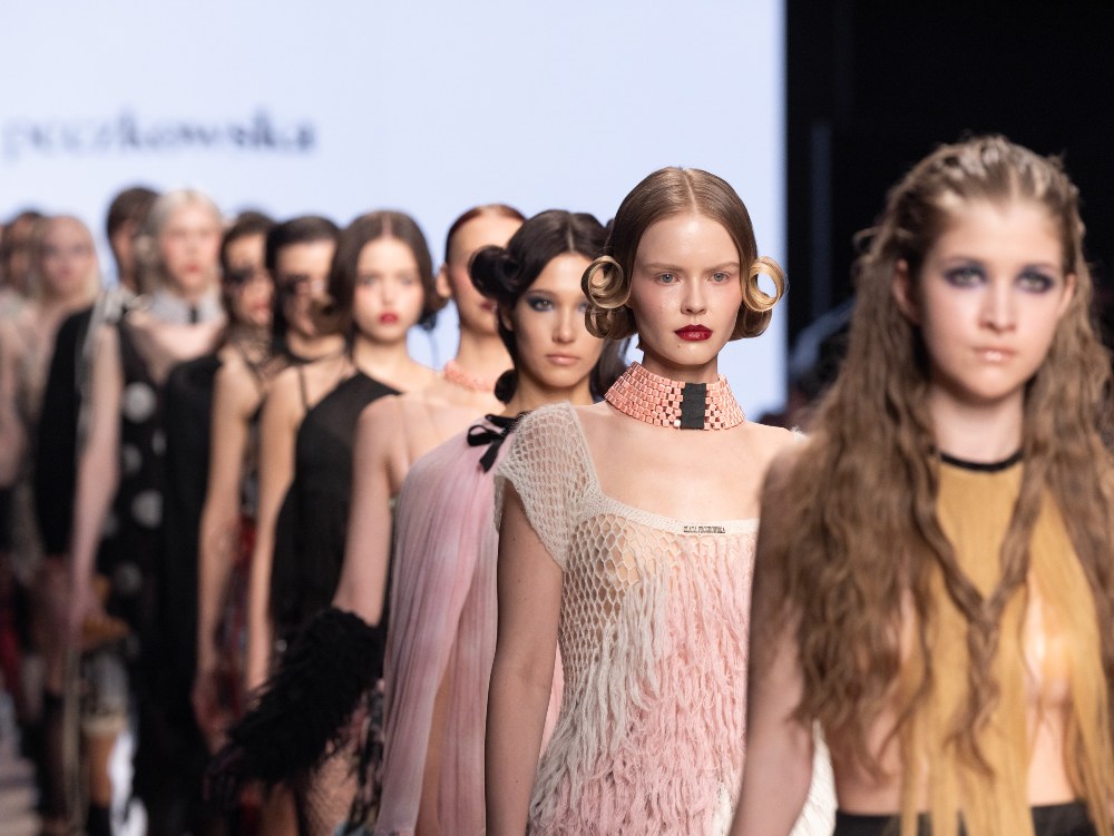Moscow Fashion Week dan 5 i 6 15 Moscow Fashion Week zatvara sezonu u znaku futurizma, folklora i snažnih modnih kontrasta