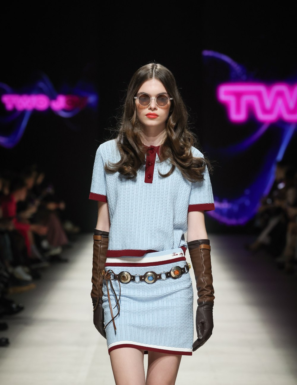 Moscow Fashion Week dan 5 i 6 17 Moscow Fashion Week zatvara sezonu u znaku futurizma, folklora i snažnih modnih kontrasta