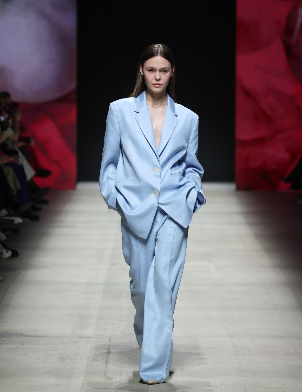 Moscow Fashion Week dan 5 i 6 3 Moscow Fashion Week zatvara sezonu u znaku futurizma, folklora i snažnih modnih kontrasta