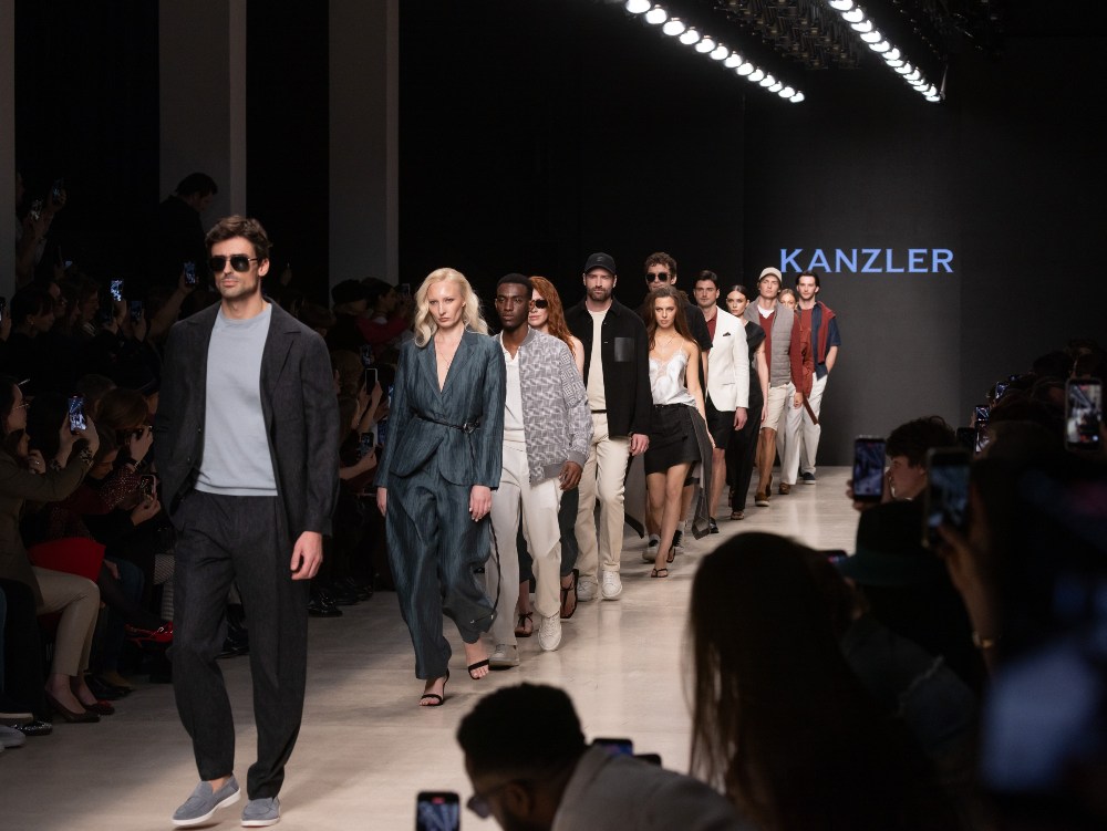 Moscow Fashion Week dan 5 i 6 8 Moscow Fashion Week zatvara sezonu u znaku futurizma, folklora i snažnih modnih kontrasta