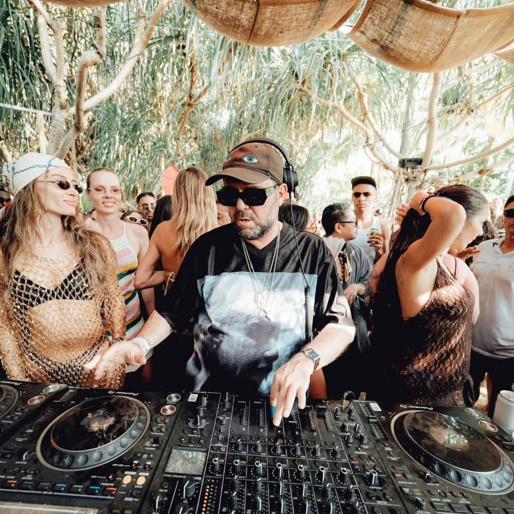 Fomo DJ Tennis stiže u Beograd: FOMO 22. maja u Ložionici