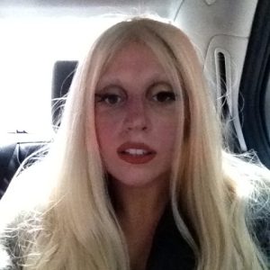 Trach Up: Lady Gaga šutnula dečka