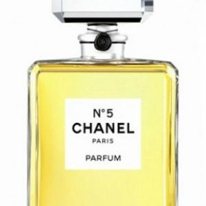 Modni zalogaj: Video o istoriji parfema “Chanel No.5”