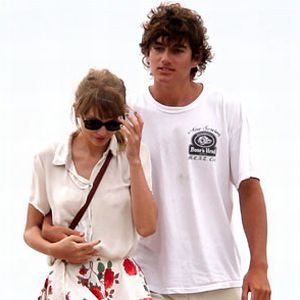 Taylor Swift: Nije lako s omladincima