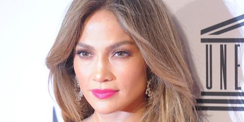 Modni zalogaj: Humanitarka Jennifer Lopez izgleda fenomenalno