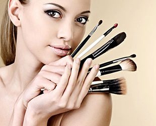 Sedam lakih načina da organizujete šminku