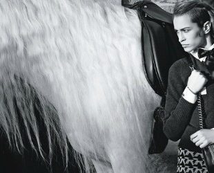 Chanel Boy Handbags: Alice Dellal i Karl Lagerfeld su tim