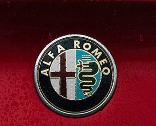 200 km/h: Alfa Romeo “8C Competizione”