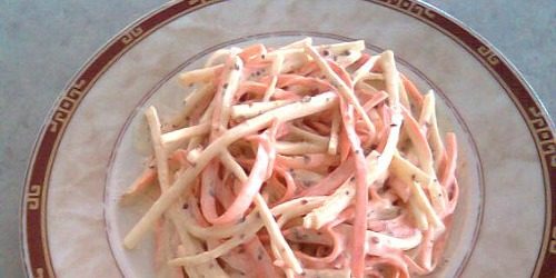 Ukusne poslastice: Brza salata sa šargarepom i celerom