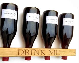 Dekorativni i korisni: Deset držača za vinske boce