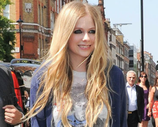Street Style: Avril Lavigne