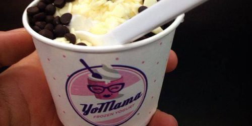 Zasladite se uz: YoMama Frozen Yogurt