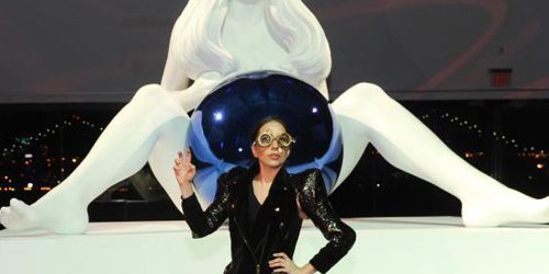Lady Gaga predstavila svoj novi album “Artpop”