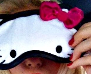 Modna opsesija dana: Maska za spavanje Hello Kitty