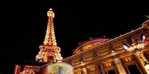 Lokacije u Parizu koje morate posetiti tokom božićnih i novogodišnjih praznika