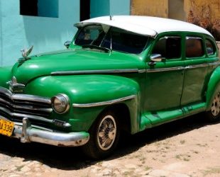 Američki oldtajmeri na ulicama Havane
