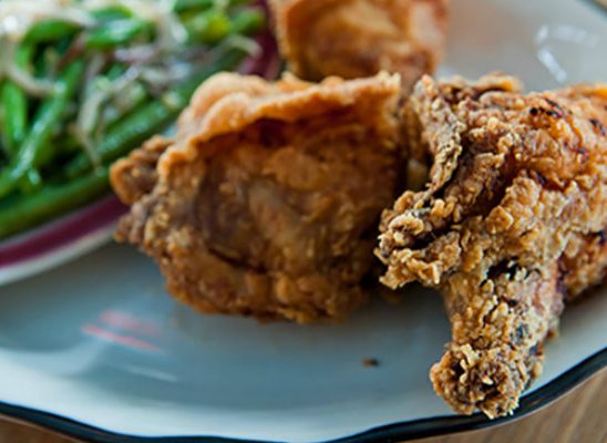 Nedeljni ručak: Kako pripremiti pohovanu piletinu da bude sočna