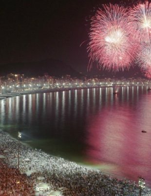 Rio de Žaneiro obeležava godišnjicu novogodišnjim vatrometom