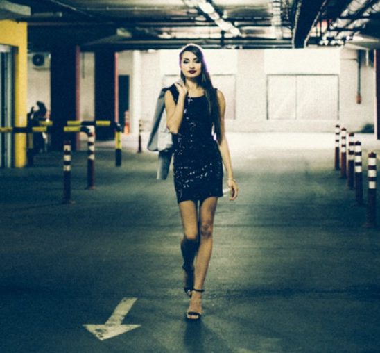 Modni predlozi iz Immo Outlet Centra: Glamurozne šljokice za maturu