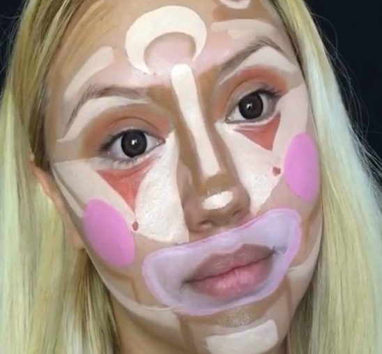 “Clown Contouring”: Nova tehnika šminkanja koju moraš probati