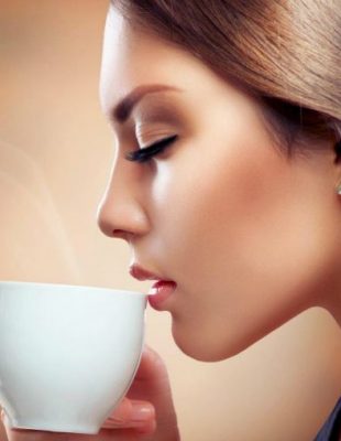 Zašto te ispijanje kafe čini uspešnijom osobom