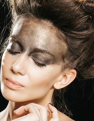 ISKOPIRAJ makeup modnih blogerki: Dramatičan izgled