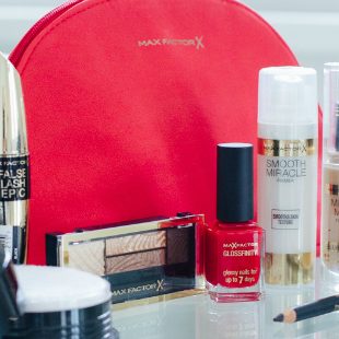 Instagram giveaway: Osvoji Max Factor neseser sa čak 9 makeup proizvoda!