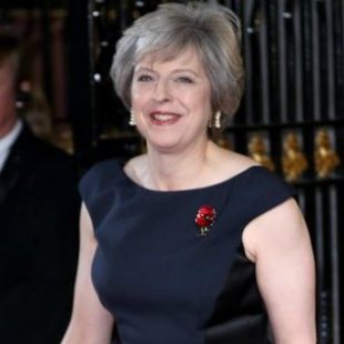 Stilska mantra britanske premijerke Tereze Mej za sve moćne žene