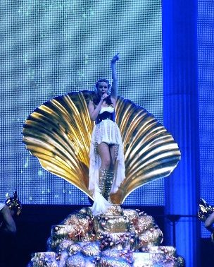 Aphrodite Les Foiles Tour: Vreme za Las Vegas?