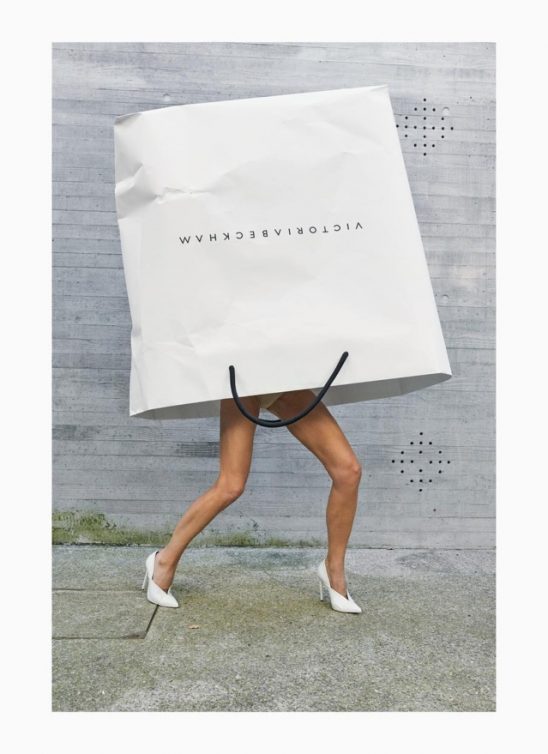 Instagram priča: Šta Viktorija Bekam radi u oversized shopping torbi?!