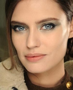 Makeup: Chanel kaže “Ove jeseni tamne boje i šljokice”