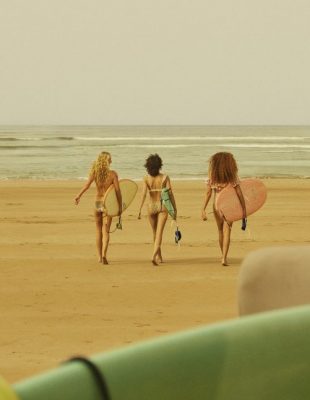H&M ponovo sarađuje sa brendom LOVE STORIES: Ekskluzivna linija kupaćih kostima od 13. juna