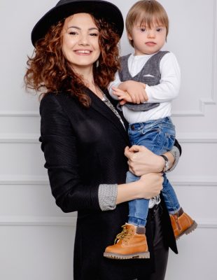 Mame čiji je posao da pripreme svet za svoju jedinstvenu decu: Gordana Vukićević i Vuk Ivanišević