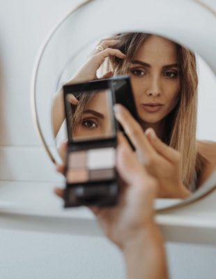 Kako da središ i organizuješ svoju šminku