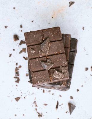 Da li čokolada stvarno uzrokuje akne?